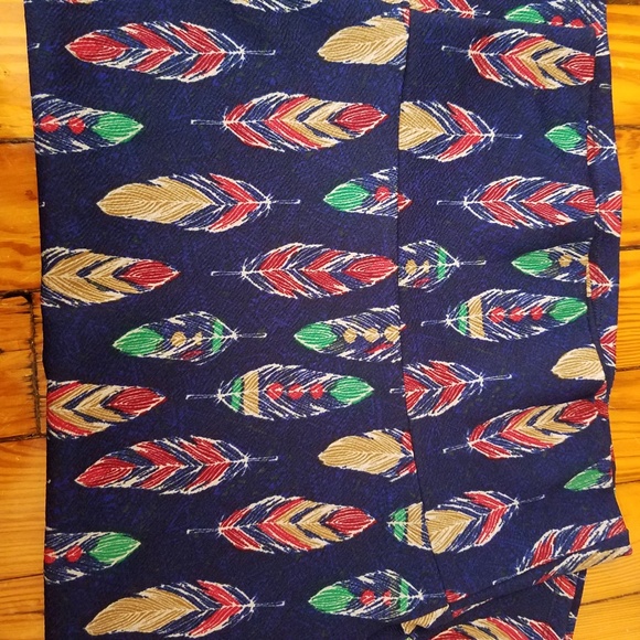 LuLaroe Azure Feather Skirt Small - Picture 4 of 4